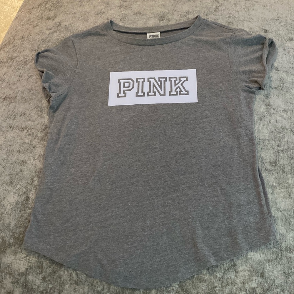 Pink Victoria’s Secret size small gray T-Shirt. {203}